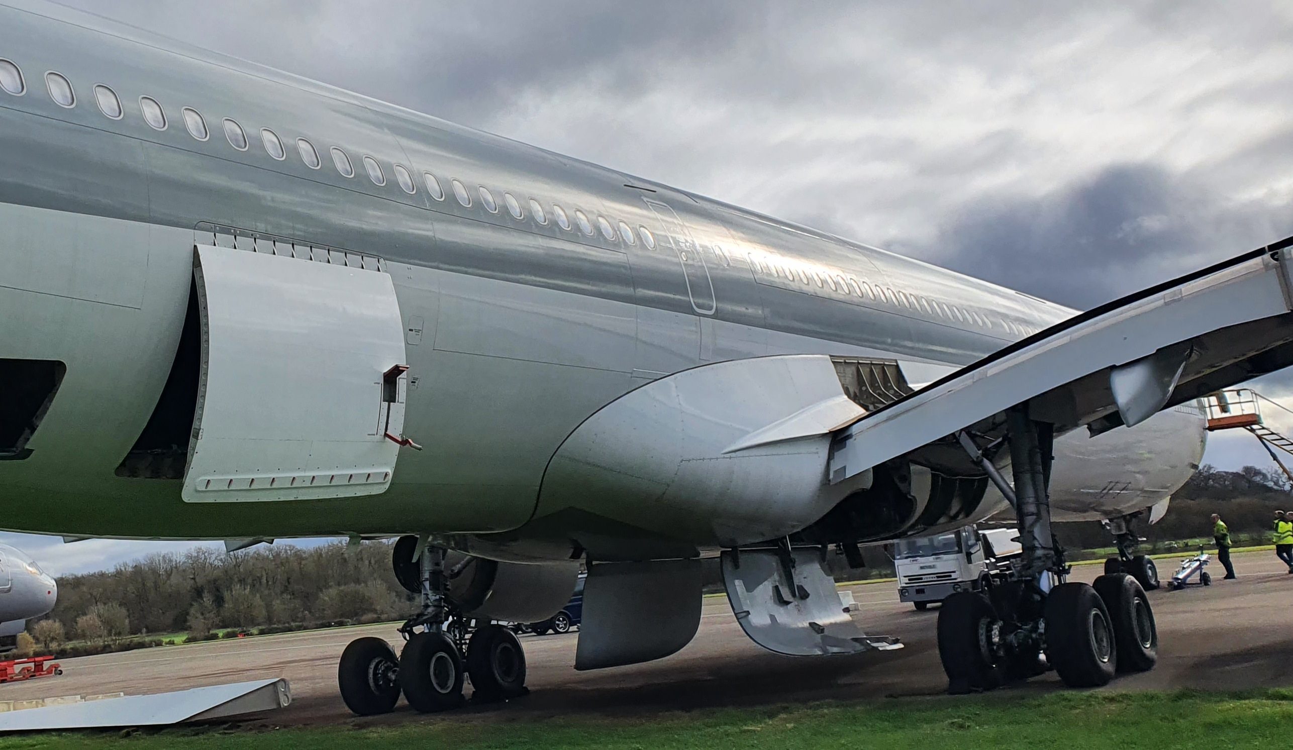 Landing Gear and Back to Birth Record awareness